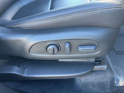 Used 2023 Chevrolet Traverse LT image 62