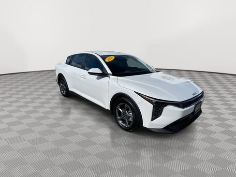 Certified 2025 Kia K4 LXS image 2