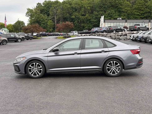 Used 2025 Volkswagen Jetta Sport FWD image 8