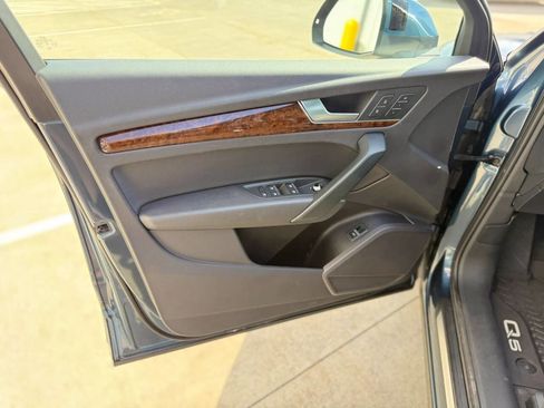 Used 2018 Audi Q5 2.0T Premium Plus w/ Premium Plus Package AWD/4WD image 12