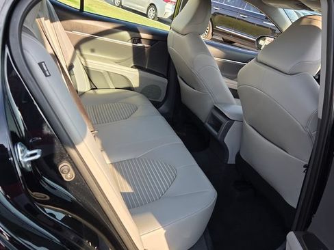 Used 2023 Toyota Camry SE FWD image 13