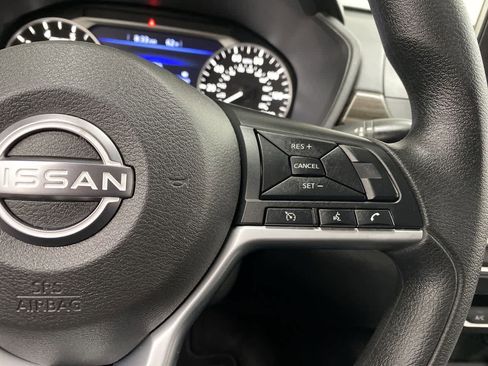 Used 2025 Nissan Altima 2.5 SV FWD image 21