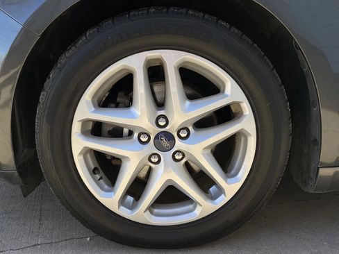 Used 2016 Ford Fusion SE image 8