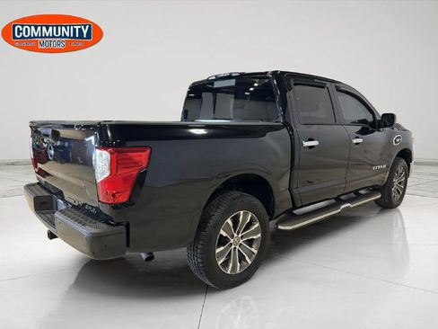 Used 2017 Nissan Titan SL image 7