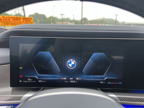 Used 2024 BMW 760i xDrive w/ Executive Package AWD/4WD image 23