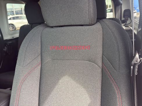 Used 2025 Jeep Wrangler Unlimited Rubicon image 19