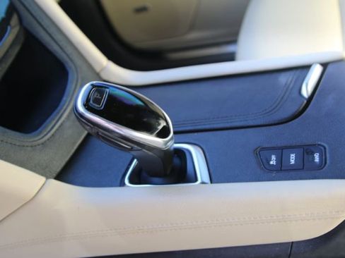 Used 2018 Cadillac XT5 AWD image 3