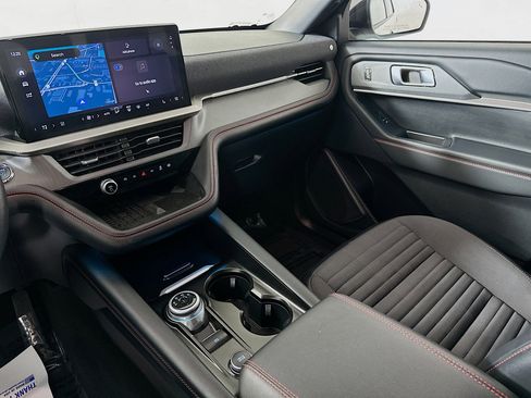 Used 2025 Ford Explorer ST-Line w/ Premium Package image 23