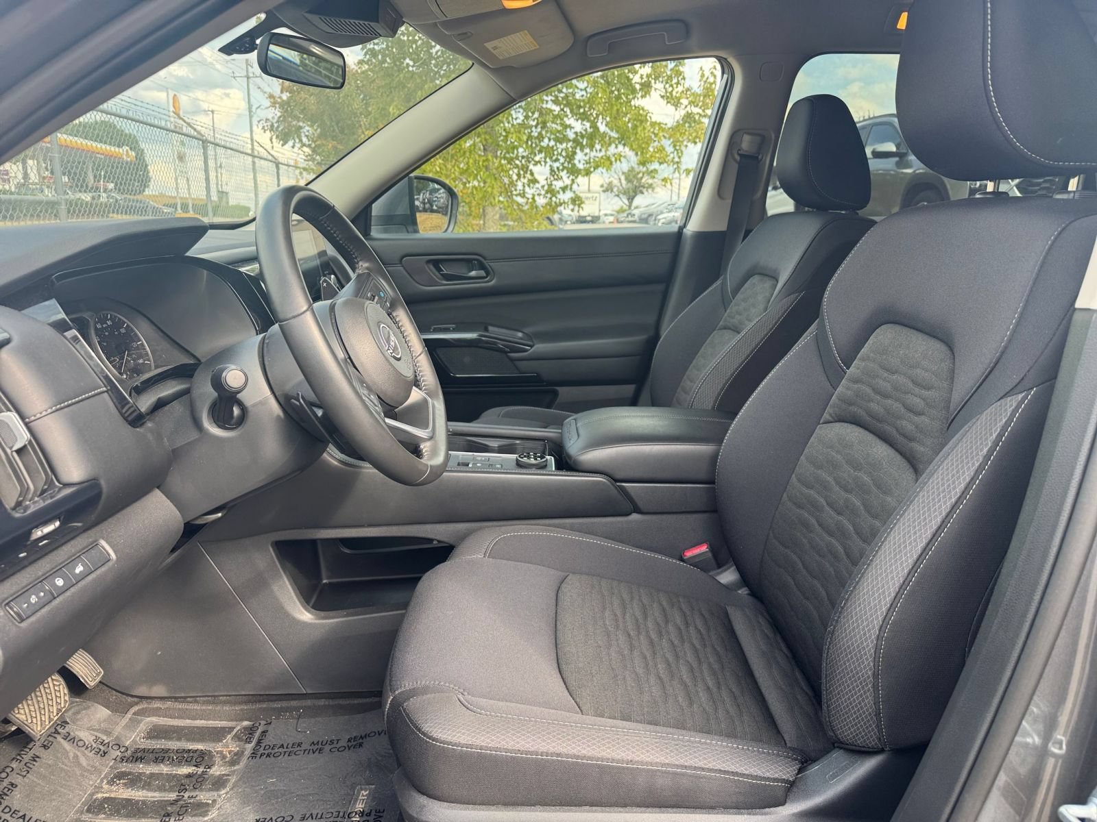 Used 2025 Nissan Pathfinder SV AWD/4WD image 28