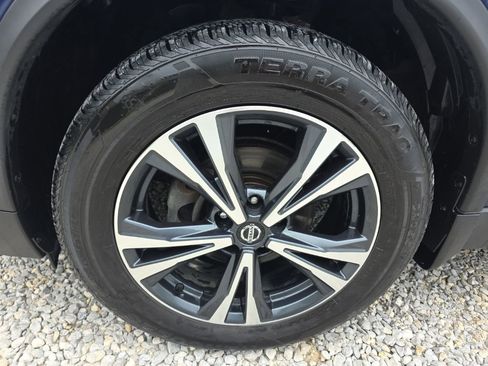 Used 2019 Nissan Rogue SV w/ Premium Package AWD/4WD image 9