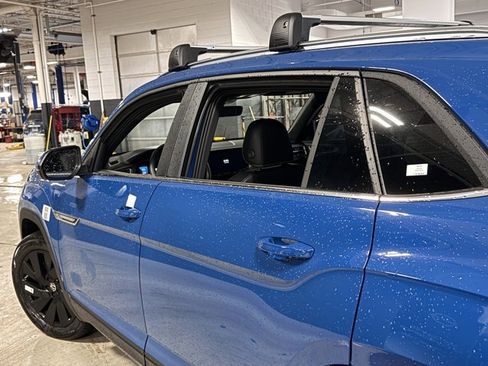 New 2026 Volkswagen Atlas Cross Sport SE image 14