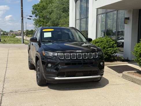 Used 2022 Jeep Compass Limited AWD/4WD image 19