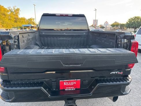 Used 2023 GMC Sierra 2500 AT4 image 28