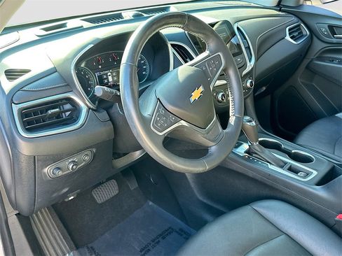 Used 2018 Chevrolet Equinox Premier image 9