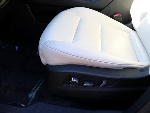 Used 2019 Cadillac XT4 Sport image 19