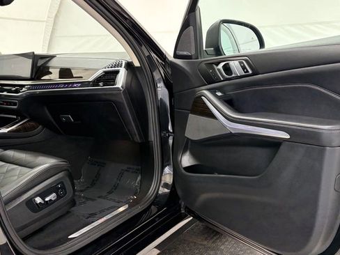 Used 2023 BMW X7 xDrive40i AWD/4WD image 28