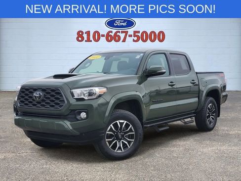 Used 2022 Toyota Tacoma TRD Sport w/ Technology Package image 1