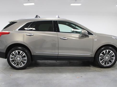 Used 2018 Cadillac XT5 Premium Luxury w/ Driver Assist Package image 11