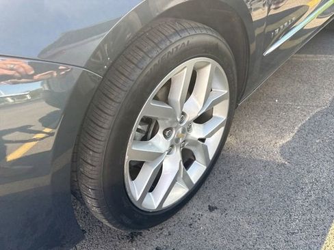 Used 2018 Chevrolet Impala Premier FWD image 9