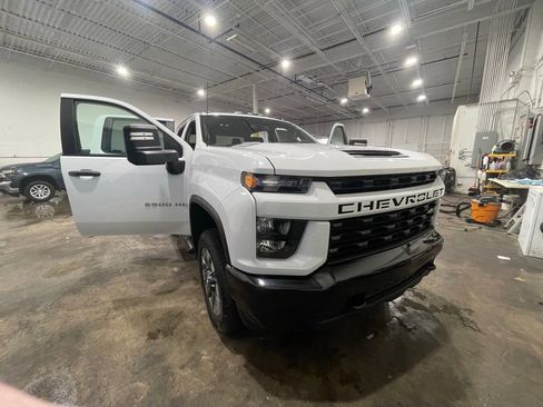 Used 2022 Chevrolet Silverado 2500 Custom w/ Snow Plow Prep/Camper Package image 10
