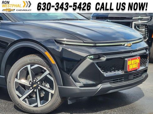 New 2026 Chevrolet Equinox EV LT image 2