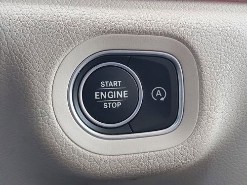 Used 2022 Mercedes-Benz GLE 350 4MATIC image 34