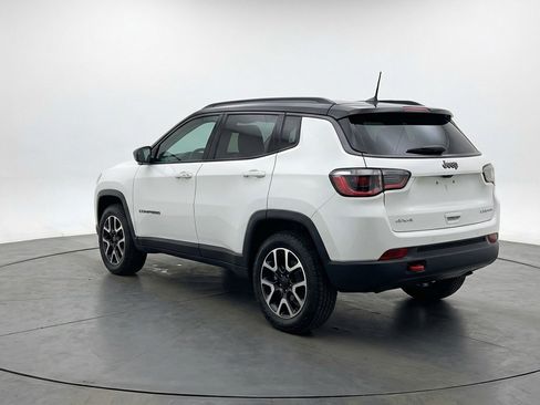 Used 2025 Jeep Compass Trailhawk AWD/4WD image 6