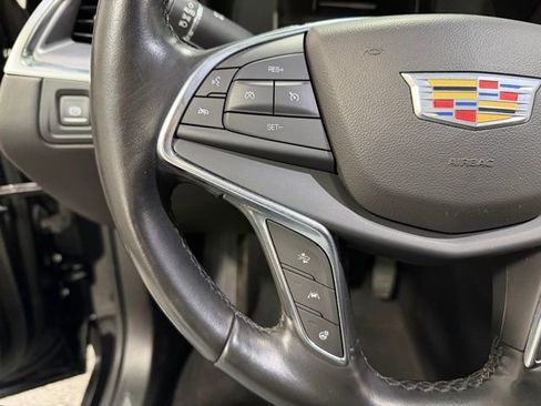 Used 2019 Cadillac XT5 Luxury w/ LPO, Black Ice Package AWD/4WD image 17