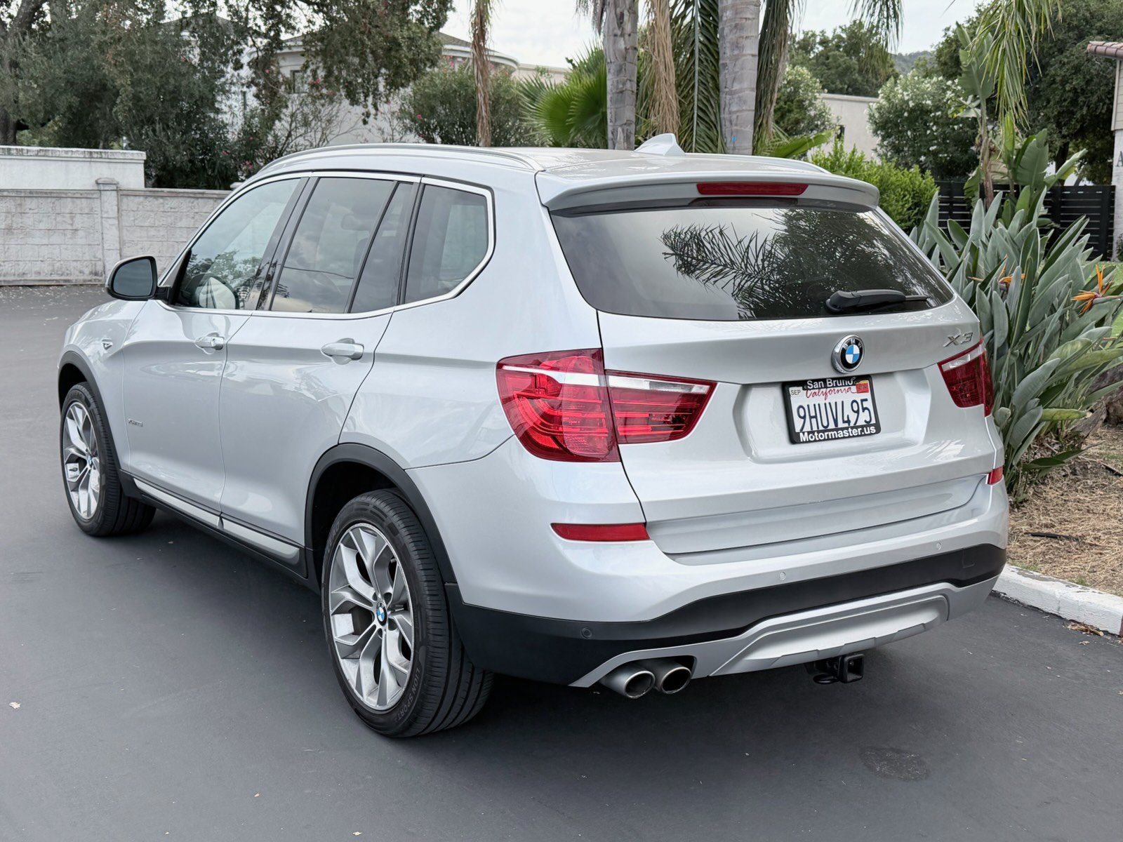 Used 2017 BMW X3 xDrive28i AWD/4WD image 3