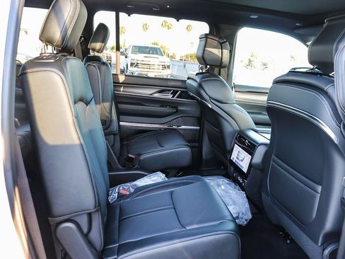 New 2026 Jeep Grand Wagoneer Summit AWD/4WD image 19