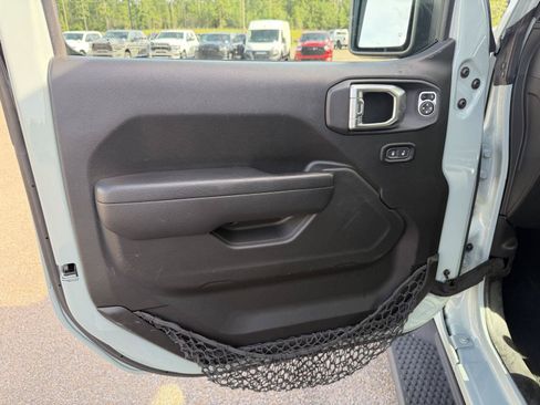 Used 2023 Jeep Wrangler Unlimited Sport AWD/4WD image 16