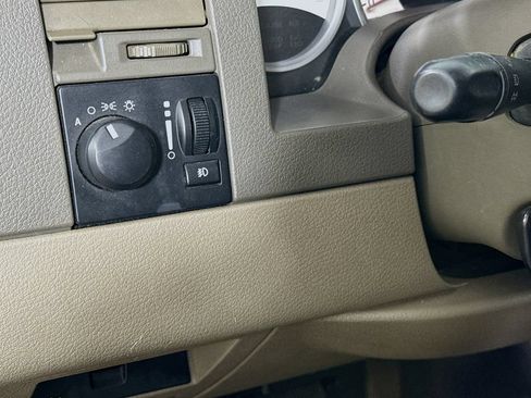 Used 2006 Dodge Durango Limited w/ Travel Convenience Group RWD image 11