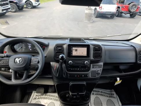 Used 2025 RAM ProMaster 2500 w/ Convenience Group FWD image 16