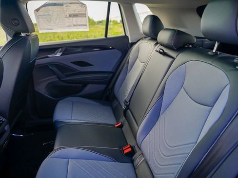 New 2025 Volkswagen Tiguan SE image 22