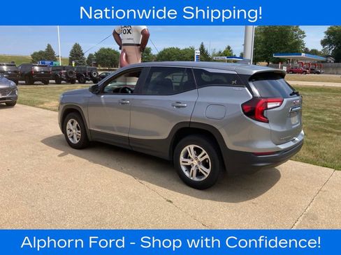 Used 2024 GMC Terrain SLE AWD/4WD image 4