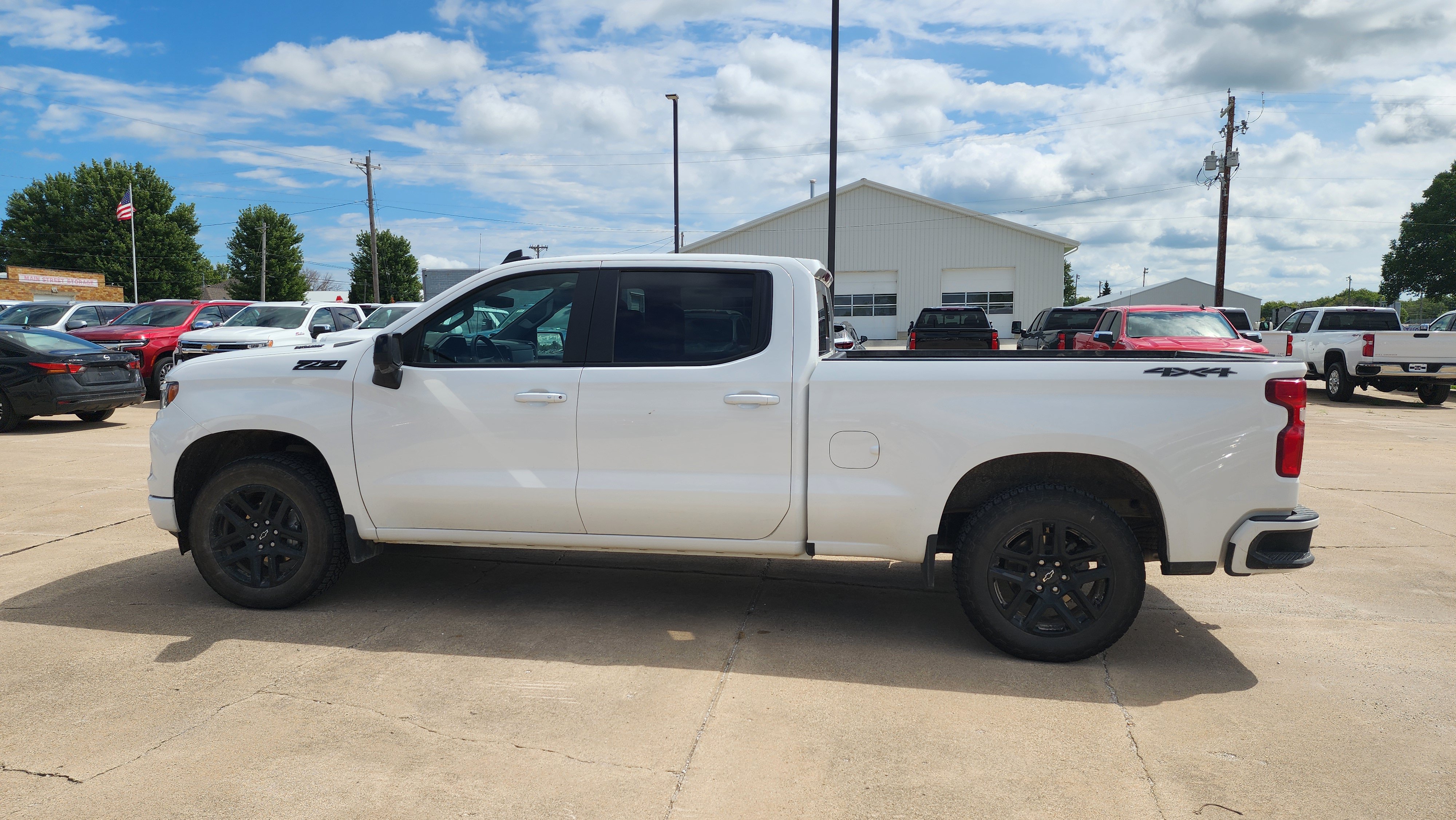 Used 2026 Chevrolet Silverado 1500 RST w/ Dark Appearance Package AWD/4WD image 4