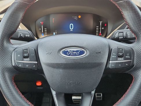 Used 2023 Ford Escape ST-Line FWD image 11