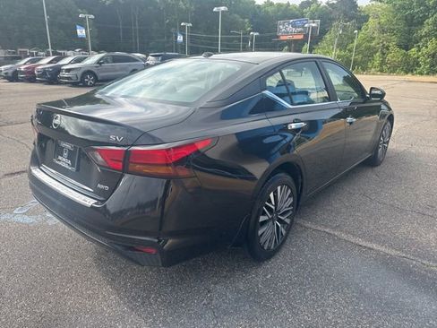 Used 2023 Nissan Altima 2.5 SV AWD/4WD image 4