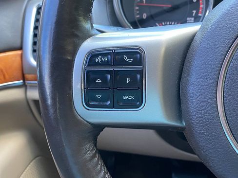 Used 2013 Jeep Grand Cherokee Overland AWD/4WD image 23