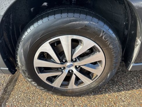 Used 2023 Subaru Outback Premium image 6