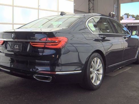 Used 2016 BMW 740i RWD image 4