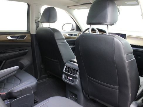 Certified 2024 Volkswagen Atlas SE FWD image 21