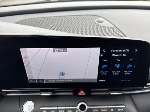 Used 2024 Hyundai Elantra SEL image 30