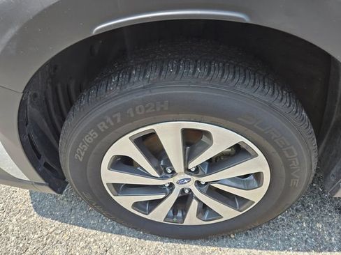 Used 2024 Subaru Outback Premium AWD/4WD image 25