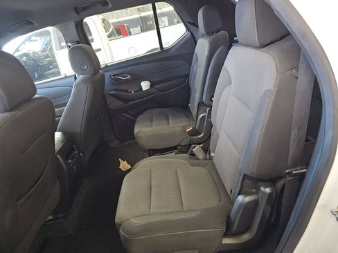 Used 2022 Chevrolet Traverse LT FWD image 15