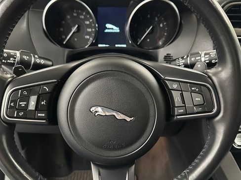 Used 2020 Jaguar F-PACE Premium AWD/4WD image 16