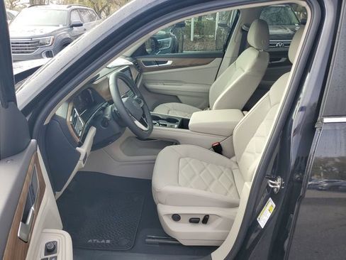 New 2026 Volkswagen Atlas SE image 17