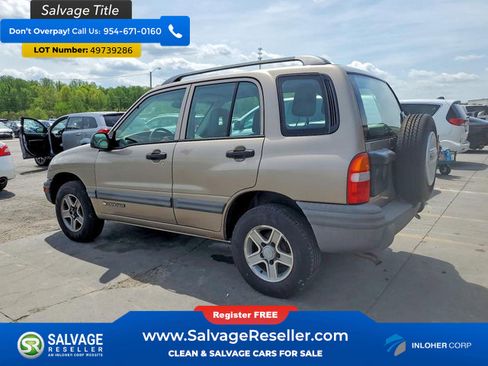 Used 2003 Chevrolet Tracker 4WD w/ Preferred Equipment Group image 3