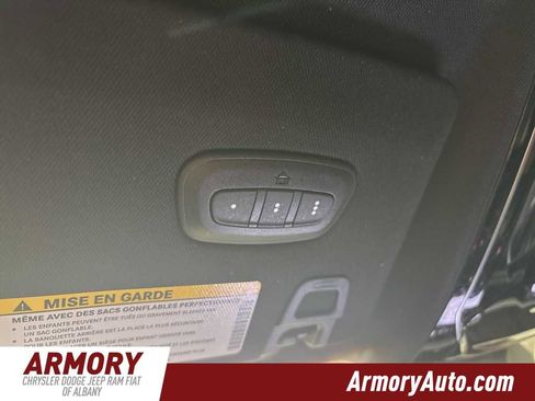 Used 2022 Jeep Grand Cherokee Overland w/ Luxury Tech Group IV image 24