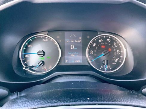 Used 2020 Toyota RAV4 XLE image 23